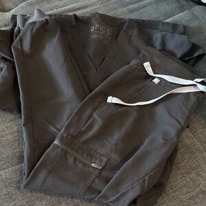 FIGS Black Scrub Ensemble